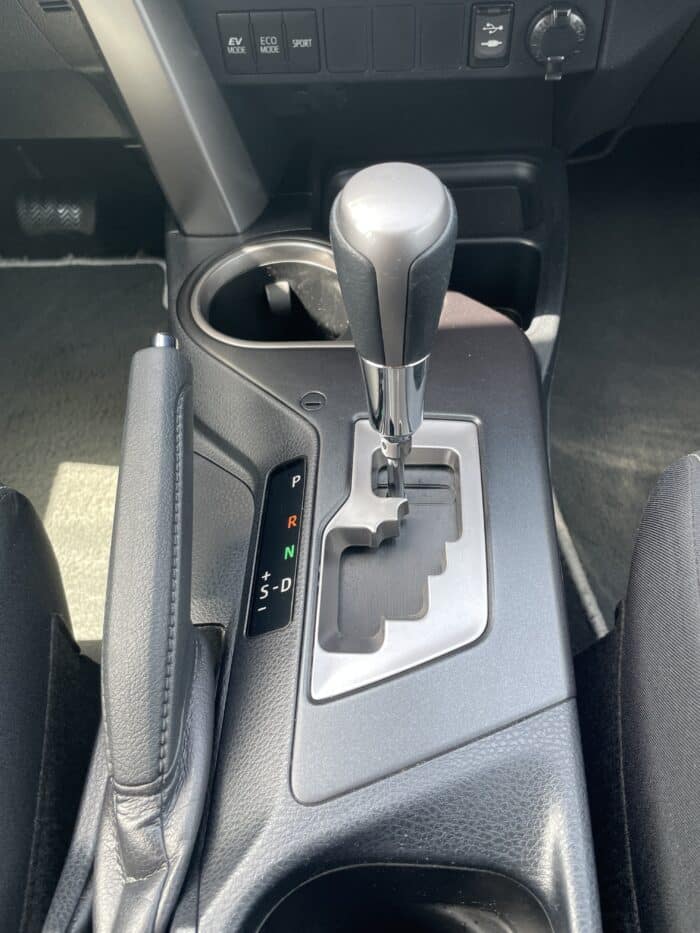 Toyota RAV4 Phase 2 197ch Hybride Dynmaic Boite auto - Image 13