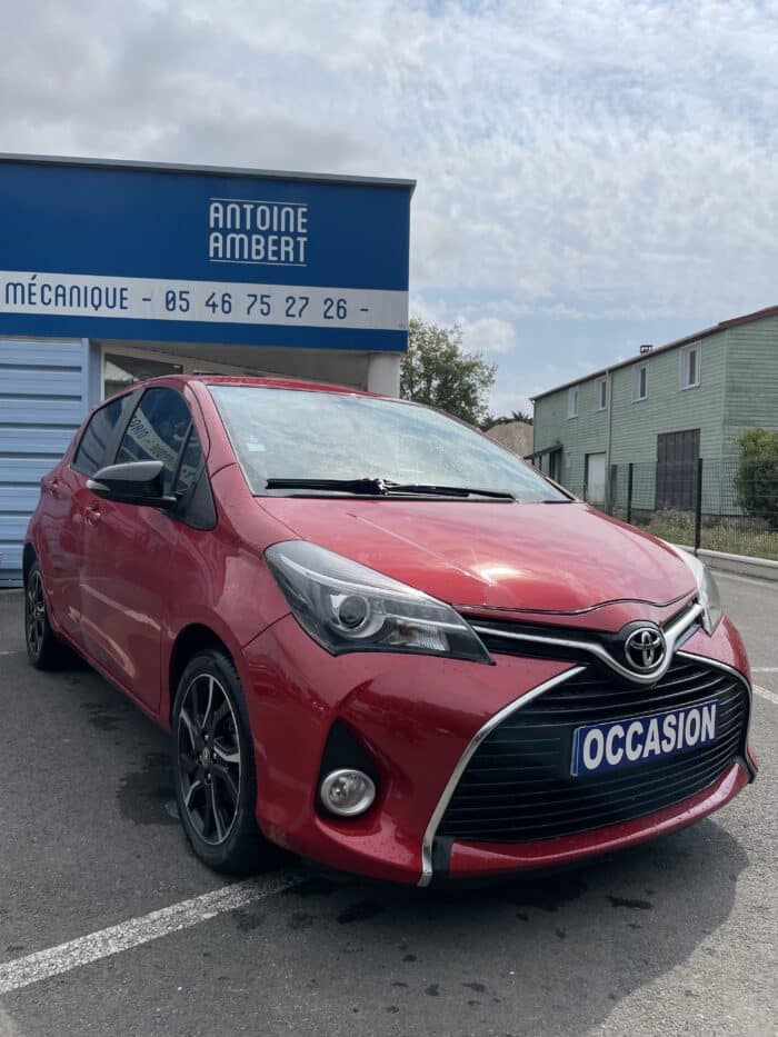 Toyota Yaris 1.3 VVTI 100ch Design Boite Automatique 5 Portes - Image 2