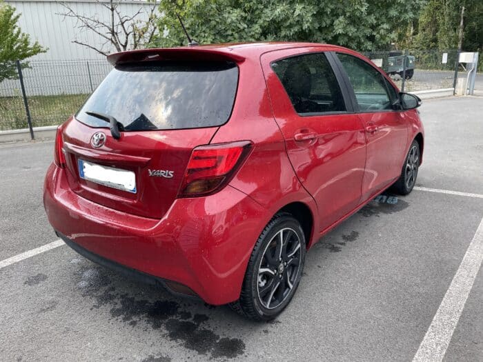 Toyota Yaris 1.3 VVTI 100ch Design Boite Automatique 5 Portes - Image 4