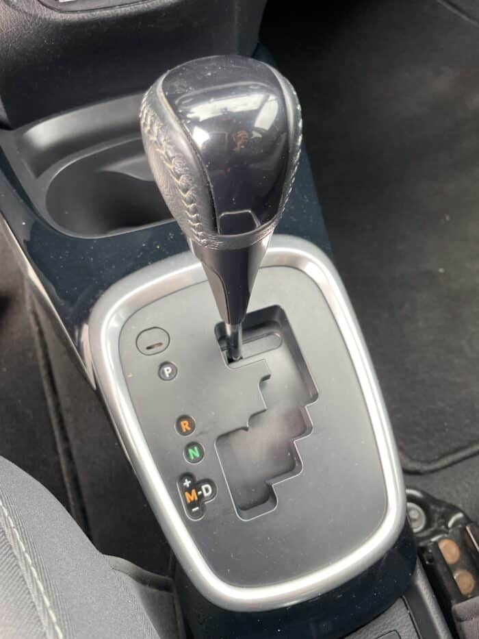 Toyota Yaris 1.3 VVTI 100ch Design Boite Automatique 5 Portes - Image 17