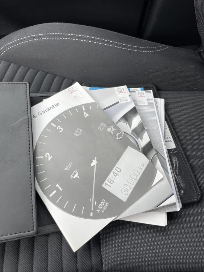 Toyota Yaris 1.3 VVTI 100ch Design Boite Automatique 5 Portes - Image 24