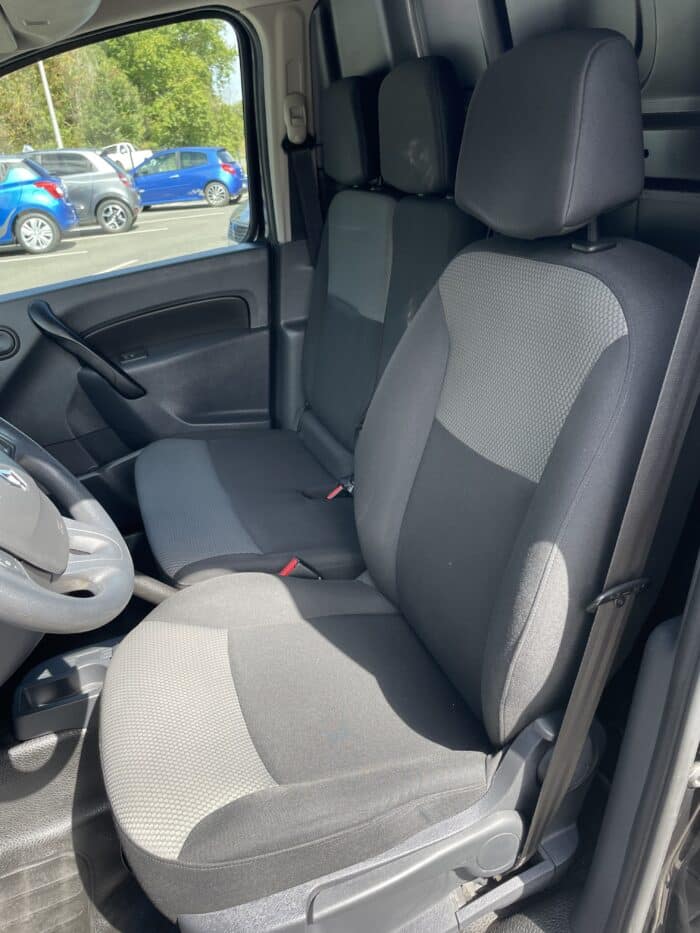 Renault Kangoo 1.5 DCI 90ch Fourgon Boite mécanique 6 rapports - Image 23