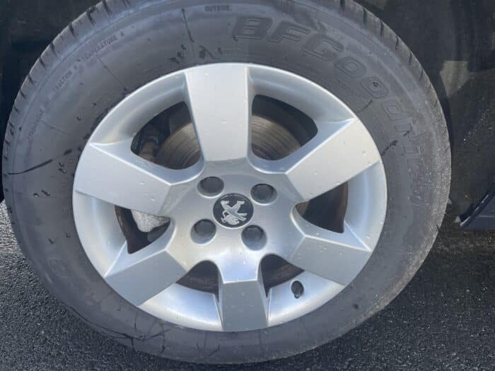 Peugeot 5008 Phase 2 1.6 BlueHDI 120ch Active Boite mécanique 6 vitesses - Image 27