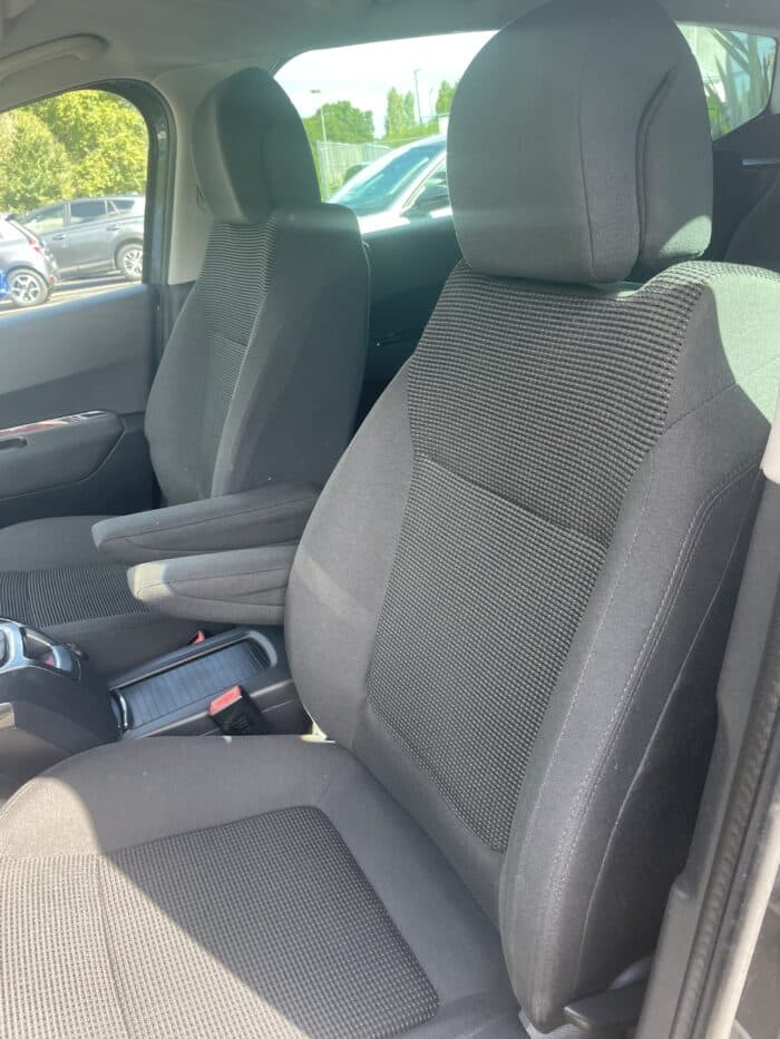 Peugeot 5008 Phase 2 1.6 BlueHDI 120ch Active Boite mécanique 6 vitesses - Image 9