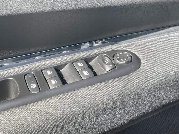 Peugeot 5008 Phase 2 1.6 BlueHDI 120ch Active Boite mécanique 6 vitesses - Image 11