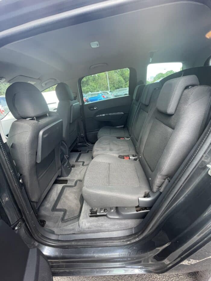 Peugeot 5008 Phase 2 1.6 BlueHDI 120ch Active Boite mécanique 6 vitesses - Image 19