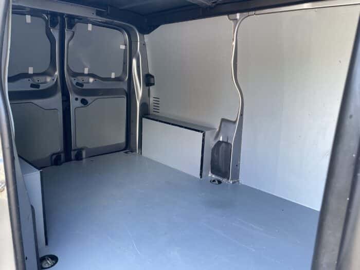 Peugeot Expert Fourgon 2.0 HDI 180CV EAT8 ASPHALT - Image 4