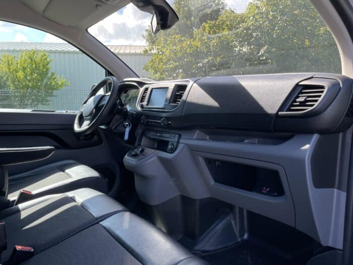 Peugeot Expert Fourgon 2.0 HDI 180CV EAT8 ASPHALT - Image 7