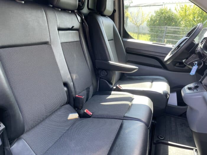 Peugeot Expert Fourgon 2.0 HDI 180CV EAT8 ASPHALT - Image 8