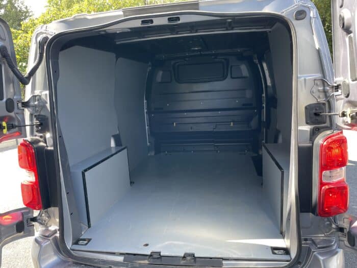 Peugeot Expert Fourgon 2.0 HDI 180CV EAT8 ASPHALT - Image 27